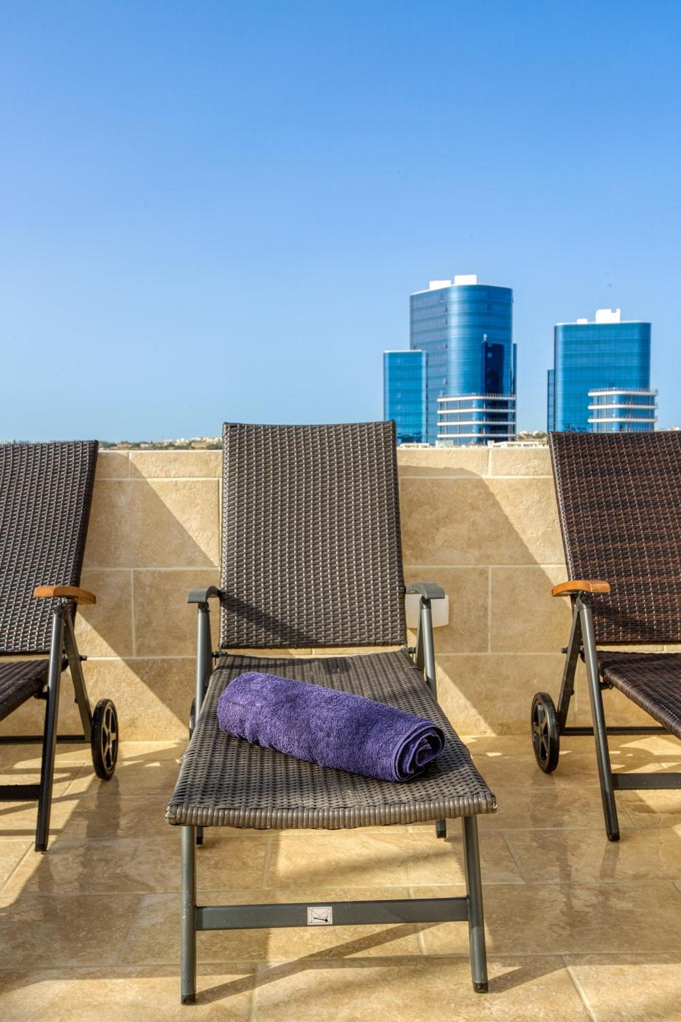 Annitchka Mansions - Penthouse In Central Malta Биркиркара Экстерьер фото